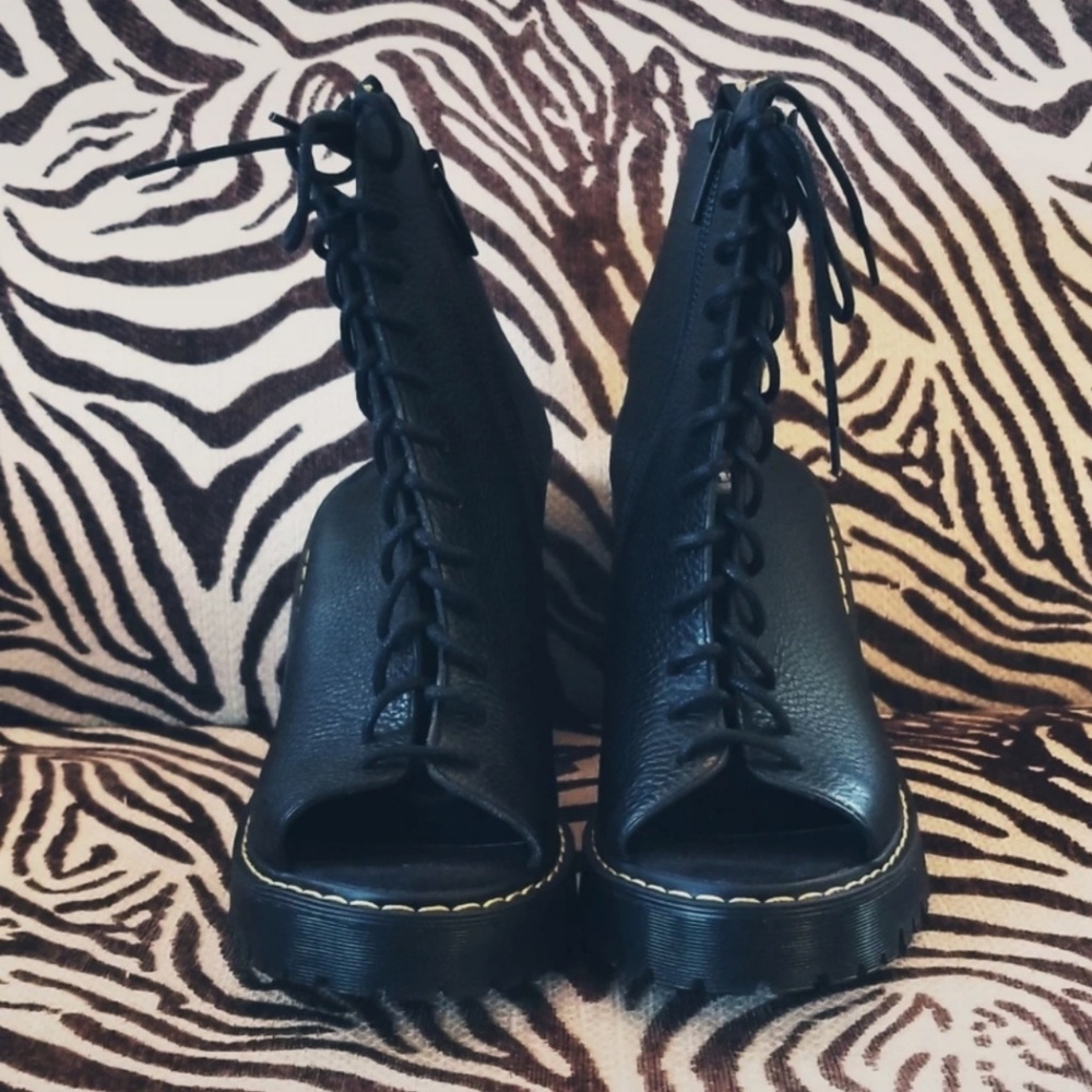 Dr Martens Carmelita - Picture 4 of 6